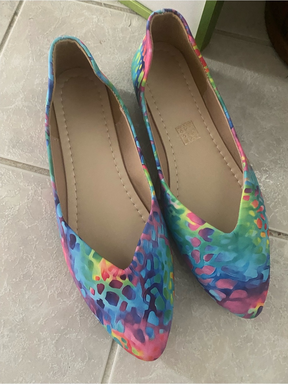 SHEIN Women’s Multicolor Pointed Toe Flats. Size 8.5 worn once